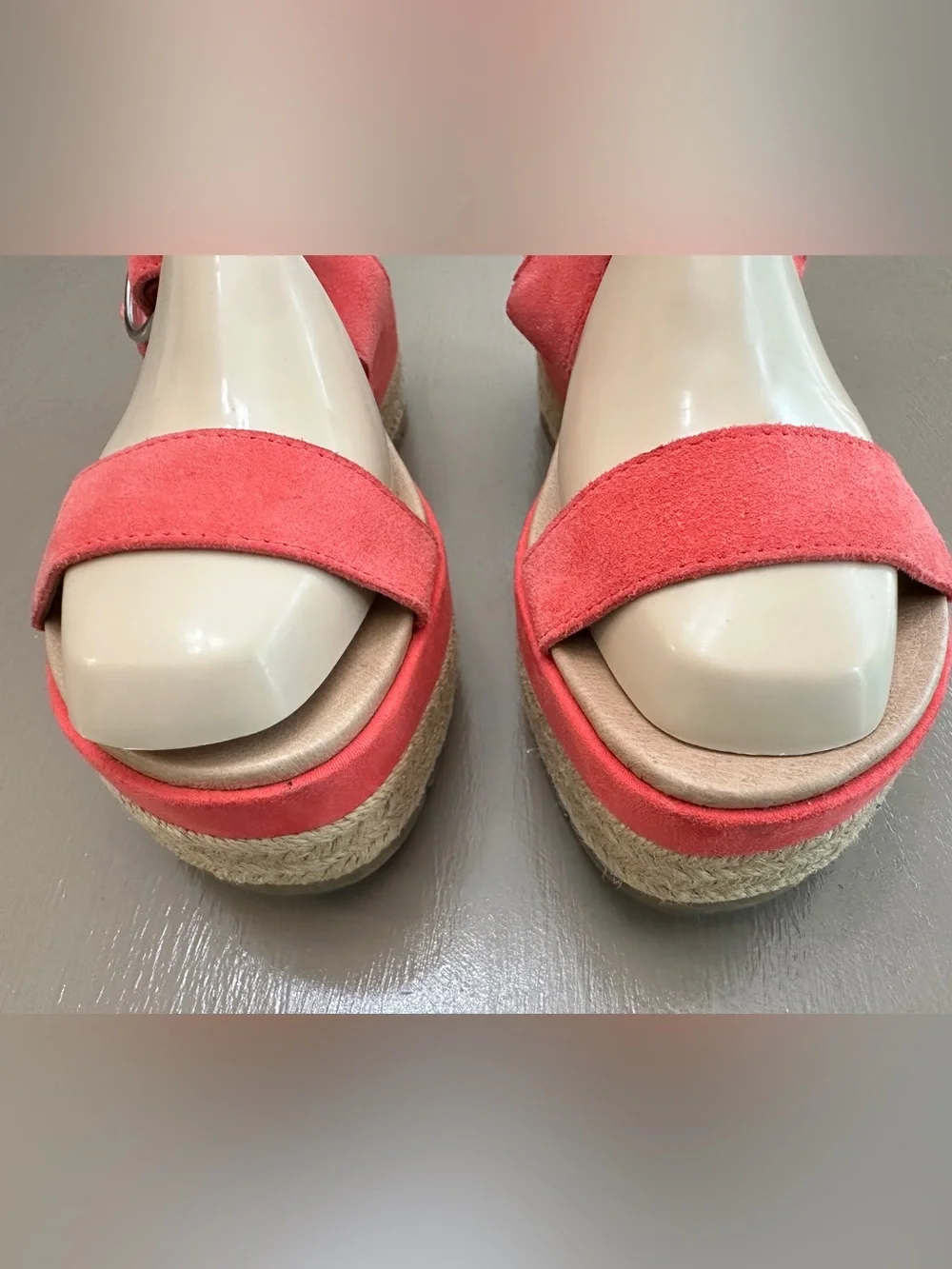UGG April Platform Espadrille Sandals Coral Pink Suede Buckle Sz 7
